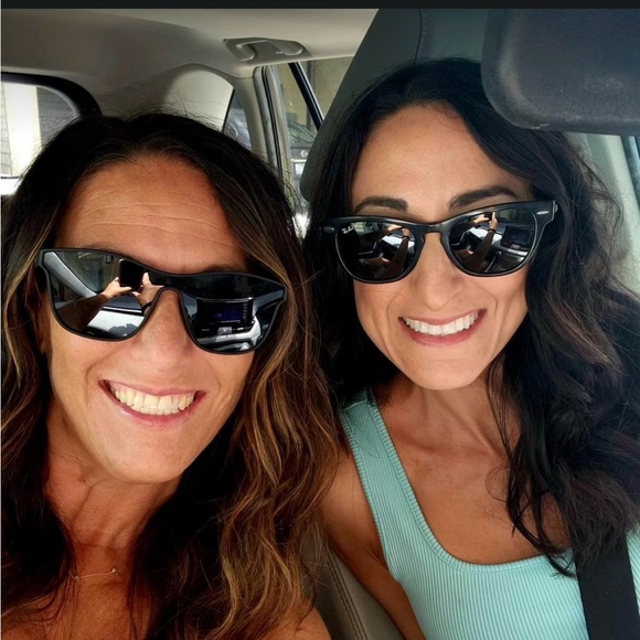 Meet your Posher, Sarah - Picture 1 of 1